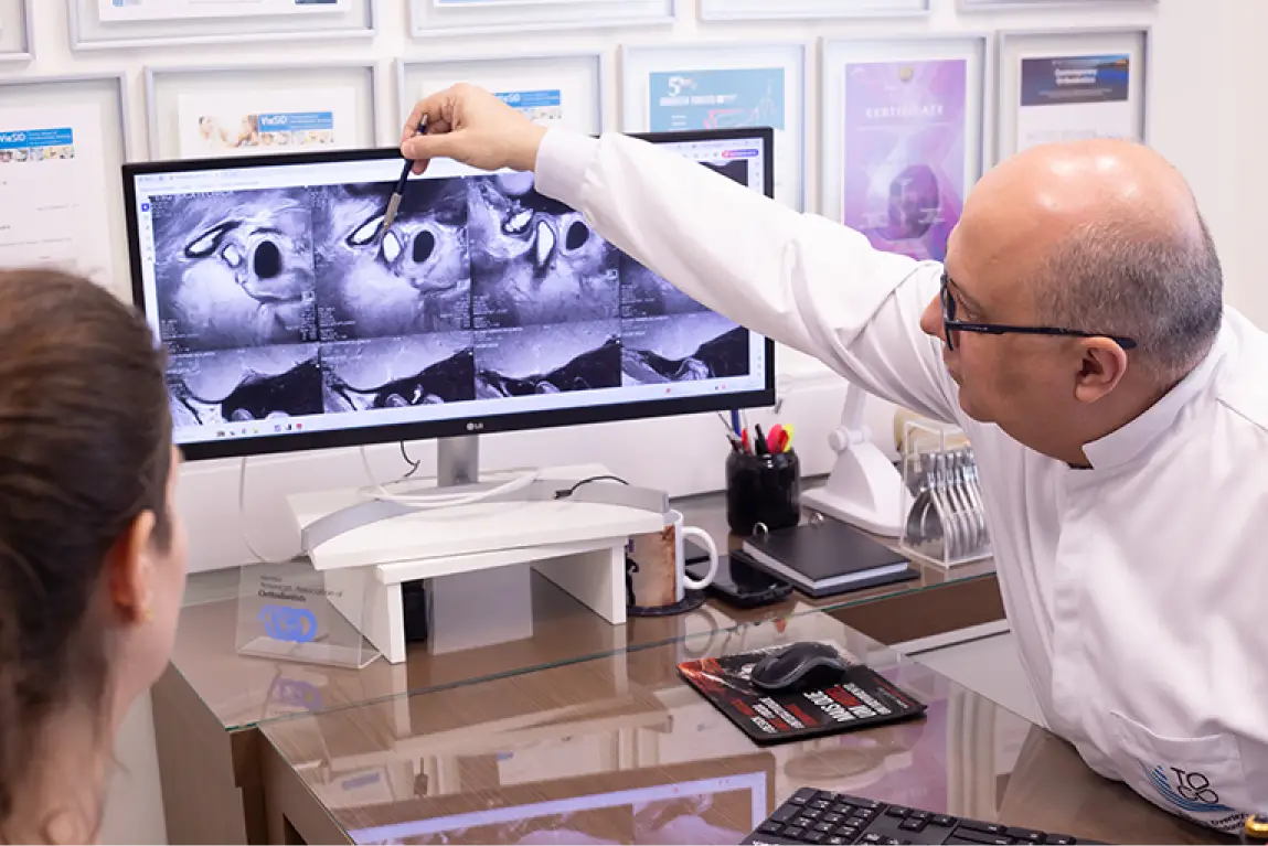How is the occlusal pattern assessment performed?